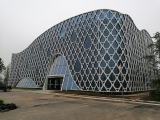 建筑幕墻裝飾：提升建筑美學(xué)與功能性的關(guān)鍵元素
